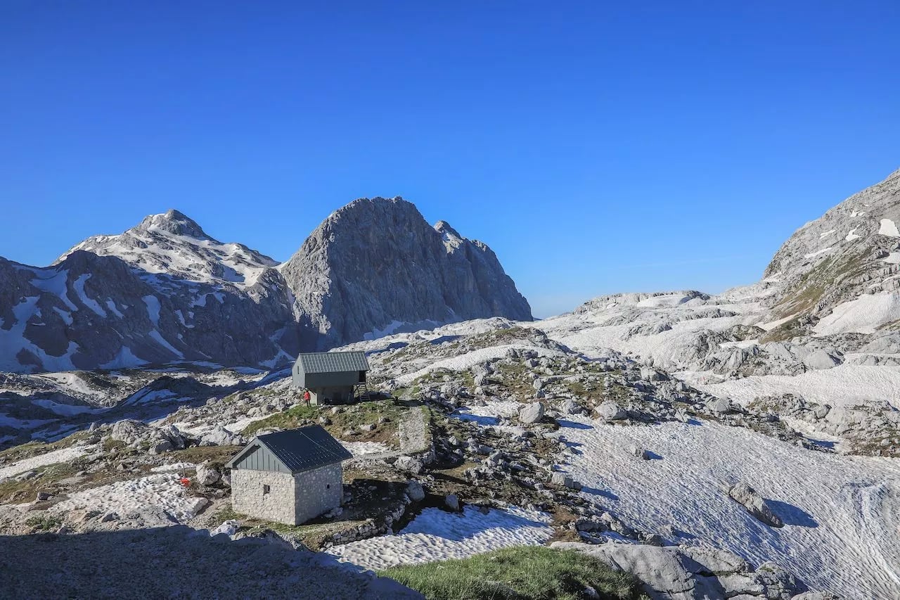 in winter there is a cosy bivouac giving us shelter