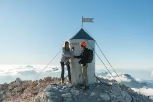 Torre Aljaz en la cima del monte Triglav