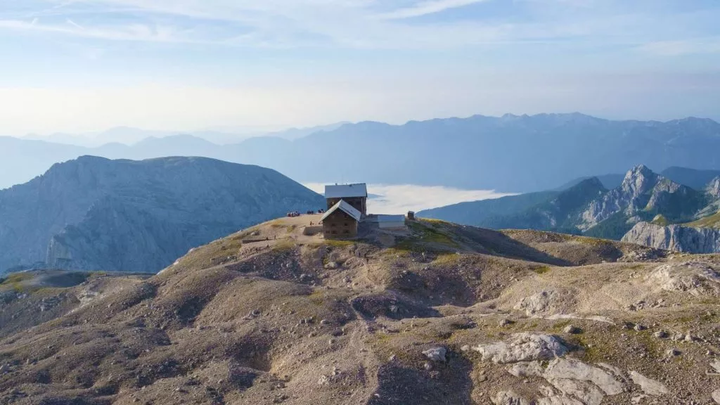 Vista del albergue Planika