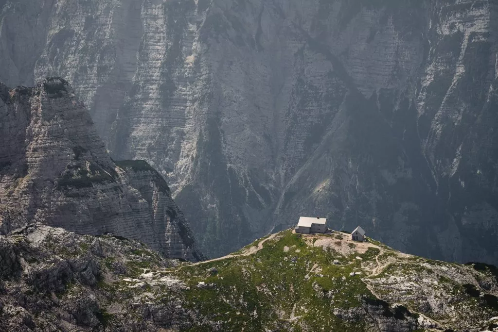 Pogačnik hut op Kriški Podi