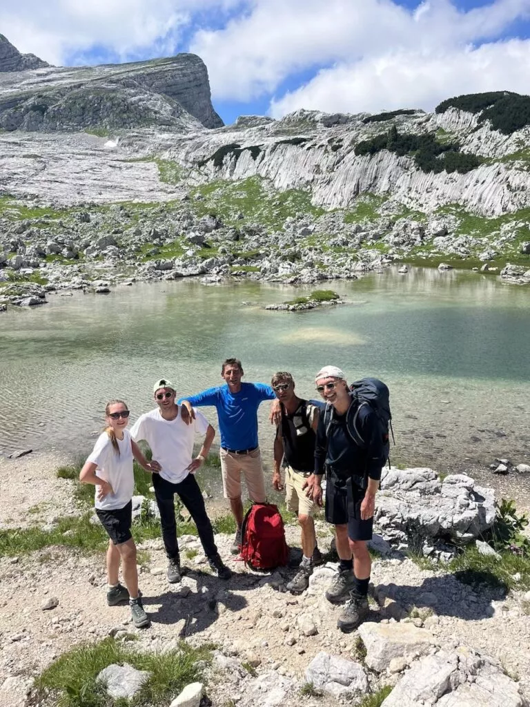 Rjavo jezero im Tal der Sieben Seen Groß